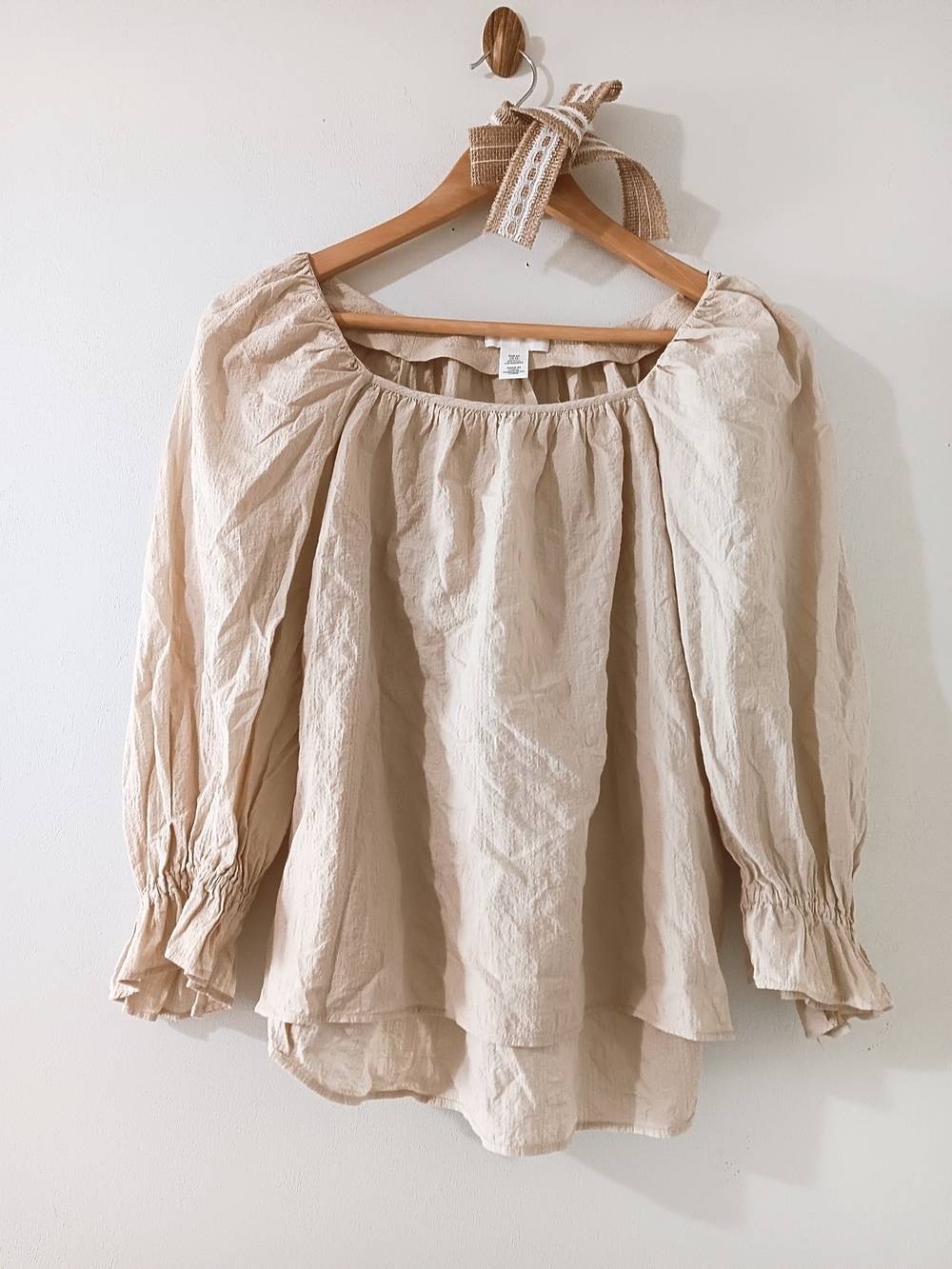H&M Cream Beige Ruffled Lightweight Flowy Balloon Sleeve Peasant Blouse Size XS
